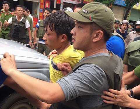 Khởi tố kẻ bắn thiếu tá công an trọng thương ở Sơn La