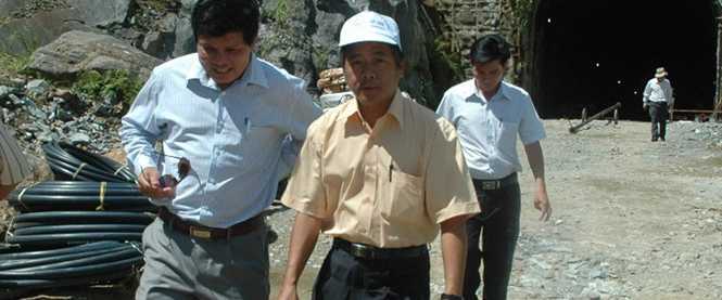 Chủ tịch tỉnh Kon Tum xin nghỉ hưu sớm 2 năm