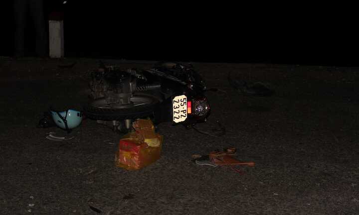 Người thân gào khóc bên thi thể nạn nhân vụ tai nạn ở Huế