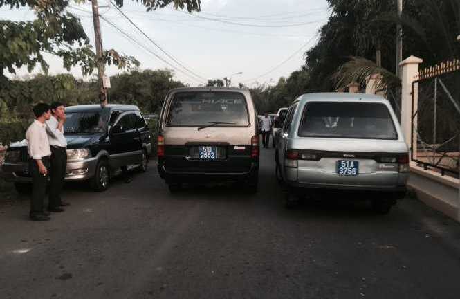 Chủ tịch TP.HCM chỉ đạo kiểm tra vụ cán bộ đi xe công dự tiệc giờ hành chính nhà giám đốc sở