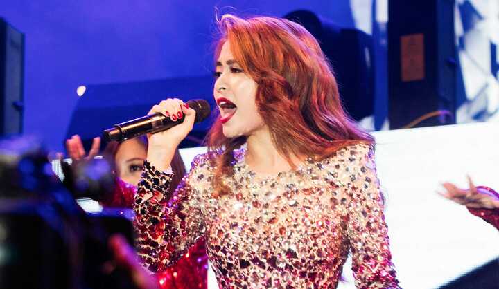 Hoàng Thùy Linh diện quần siêu ngắn khoe vẻ sexy