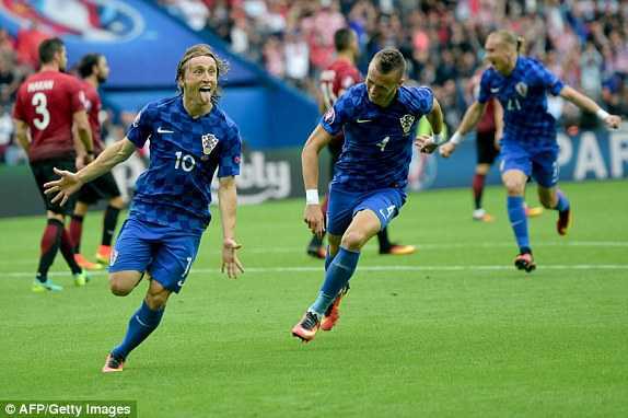 Chiêm ngưỡng siêu phẩm sút xa tuyệt đẹp của Modric