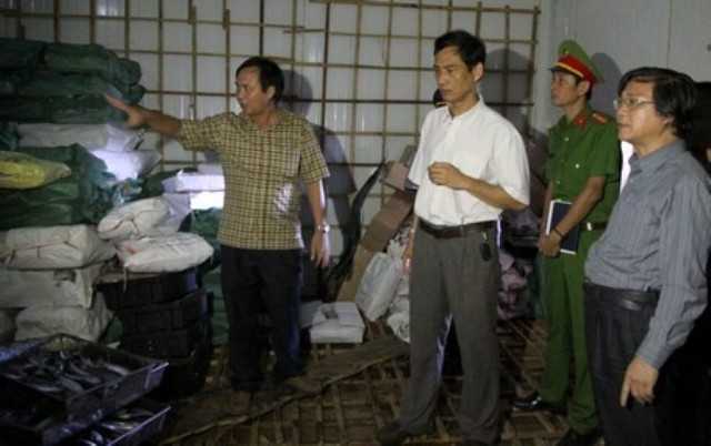 25 tấn cá nục chứa độc tố phenol: Các ngành đối nhau chan chát