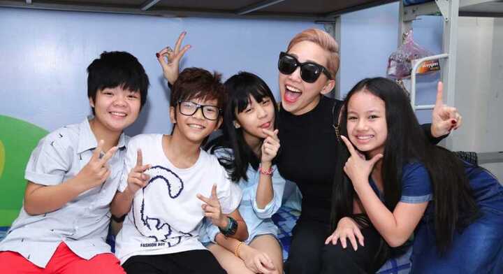 Trực tiếp liveshow 2 Vietnam Idol Kids 2016: Tóc Tiên bị bắt nạt