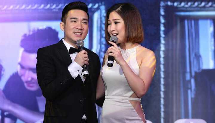 Hương Tràm bạo dạn khoe vẻ sexy, tình tứ bên Quang Hà