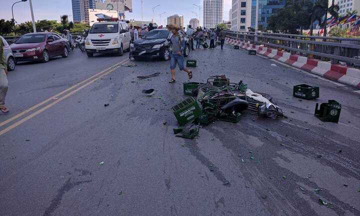 Truy tìm tài xế ô tô gây tai nạn liên hoàn rồi bỏ trốn