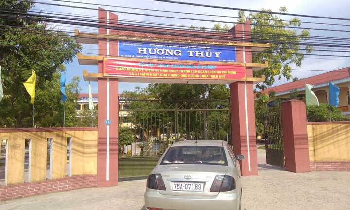 Nộp đủ tiền, 29 học sinh vẫn bị 'giam' giấy báo thi THPT quốc gia 2016