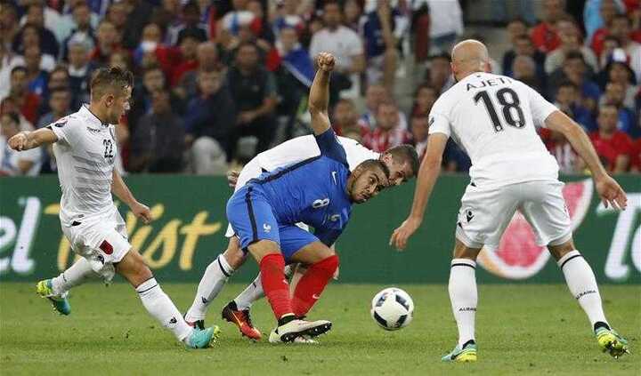 Deschamps bảo thủ, Pháp lộ hết điểm mạnh, yếu