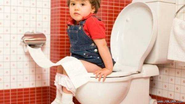 'Rặn', tiềm ẩn mối họa khôn lường không phải ai cũng biết