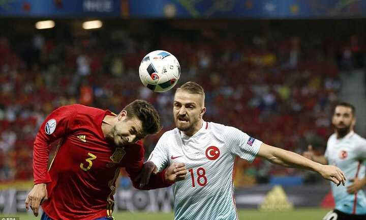 Tây Ban Nha nhàn nhã theo chân Pháp, Italia vào vòng 1/8