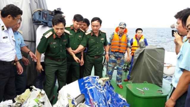 Thời tiết xấu, việc tìm kiếm máy bay CASA-212 thêm khó khăn