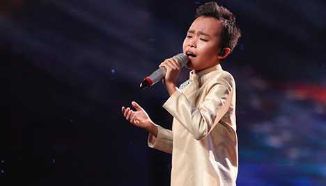 Hồ Văn Cường lần đầu hát cải lương khiến Tóc Tiên ngơ ngẩn