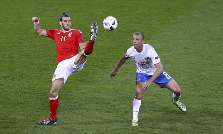 Gareth Bale ghi bàn thứ 3 liên tiếp, Xứ Wales tiễn 'gấu Nga' về nước