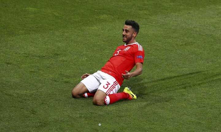 Xứ Wales hạ tuyển Nga 2-0 ngay trong hiệp 1