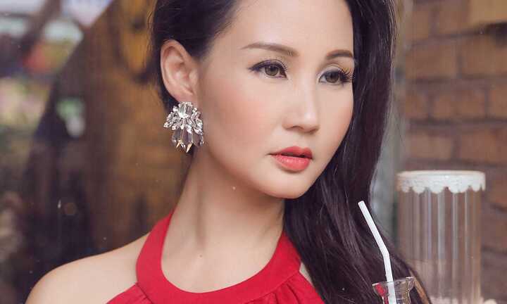 Nhan sắc không tuổi của Hoa hậu quý bà Sương Đặng