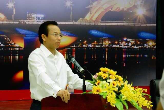 Bí thư Xuân Anh: 'Đừng nhìn thấy người ta ăn mặc đẹp, có tiền mà nhũng nhiễu'