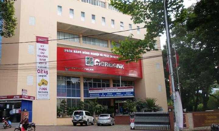 Nhận hối lộ, một giám đốc chi nhánh ngân hàng bị bắt giam