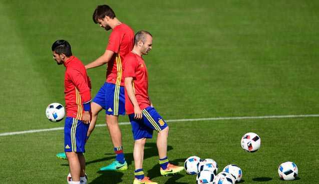 10 cầu thủ Tây Ban Nha bất ngờ bị kiểm tra doping