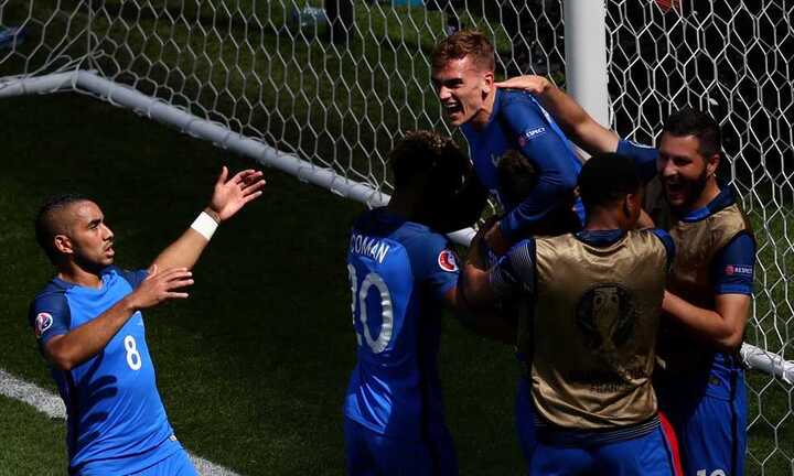 Griezmann sắm vai người hùng đưa Pháp vào tứ kết