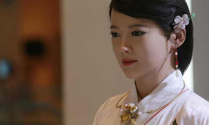 Bất ngờ với nàng robot quá xinh đẹp