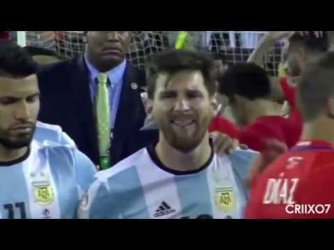 Messi òa khóc nức nở sau thất bại đắng cay