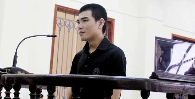 Kẻ thảm sát 4 người ở Nghệ An bình thản trước toà, xin nhận án tử