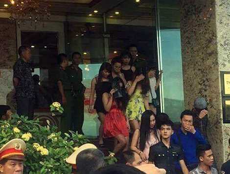 Hàng trăm cảnh sát đột kích tụ điểm ăn chơi bậc nhất Hải Phòng