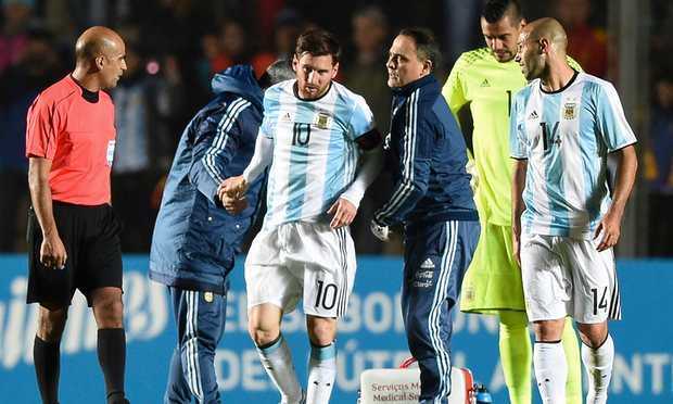 'Messi có tất cả, trừ cá tính như Maradona'