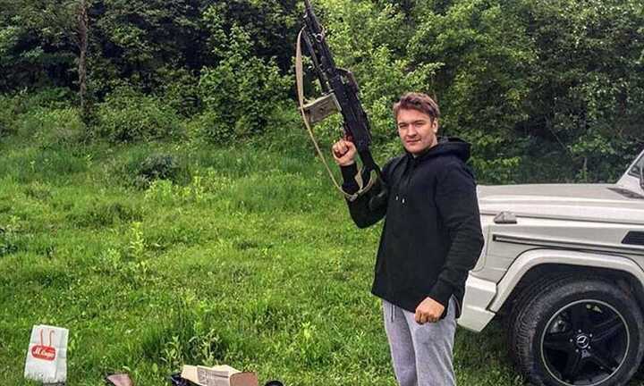 Tổng thống Putin 'nóng mắt' với thú chơi súng của cậu ấm, cô chiêu Nga