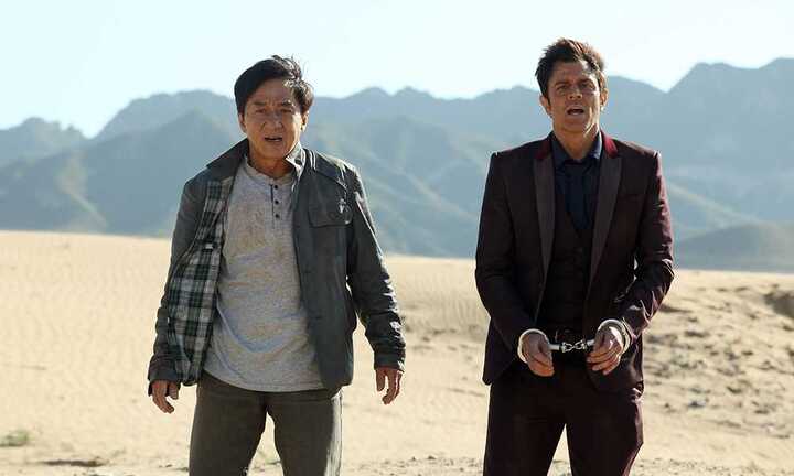 Thành Long liều lĩnh thực hiện pha hành động nguy hiểm không cần người đóng thế