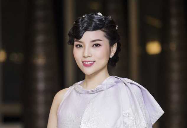 Chuyên gia làm đẹp nói về kiểu tóc 'mái tôn' bị ném đá của Kỳ Duyên