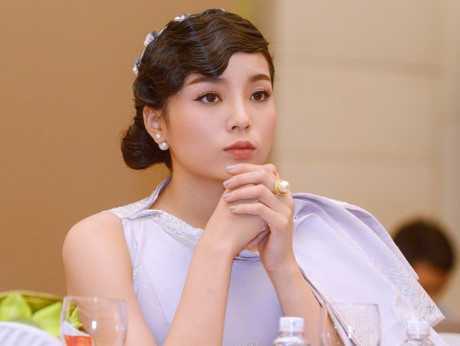 Hoa hậu Kỳ Duyên: 'Tôi xấu hổ khi cứ bị phàn nàn chuyện trễ giờ'