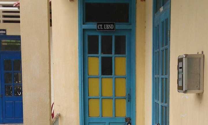 Trụ sở xã vắng như chùa bà Đanh trong giờ hành chính