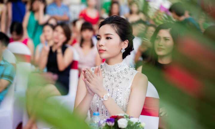 Bị chê già và xấu, Kỳ Duyên nỗ lực thay đổi hình ảnh