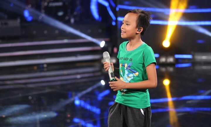Trực tiếp liveshow 6 Vietnam Idol Kids: Hồ Văn Cường lần đầu tiên không hát dân ca