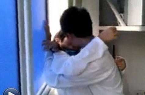 Cô giáo 'yêu' học sinh lớp 8: Trưởng phòng GD-ĐT khuyên chuyển trường