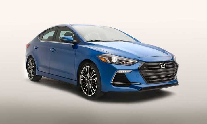 Hyundai Elantra Sport 2017 có gì nổi bật khi cạnh trạnh với Civic Si?