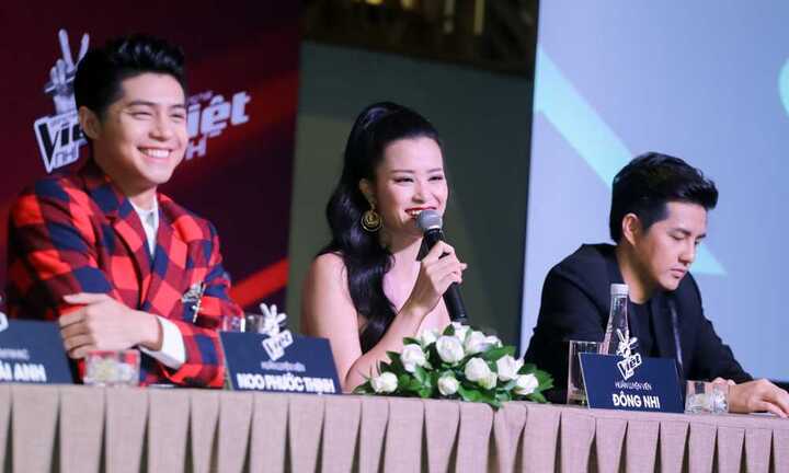 Đông Nhi căng thẳng, Noo Phước Thịnh tâm huyết với vai trò mới