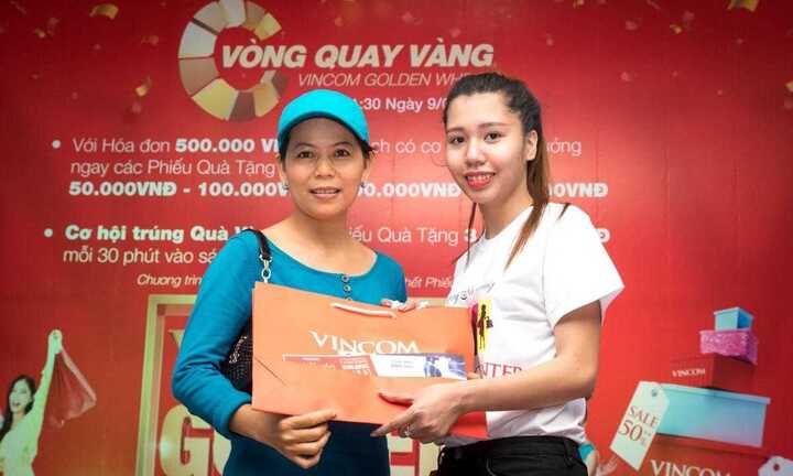 Người tiêu dùng 'sốc' khi Vincom giảm giá 'khủng' hơn 60.000 mặt hàng hiệu