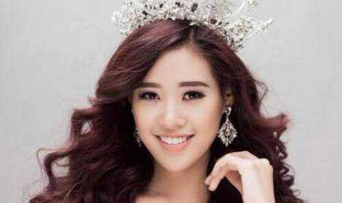 Vẻ đẹp quyến rũ của Miss Áo dài sở hữu chiều cao 'khủng'