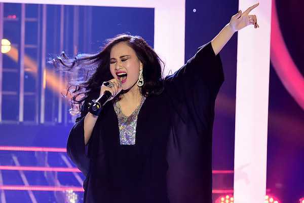 Hòa Minzy bị loại, Hà Thuý Anh sẽ đăng quang Gương mặt thân quen 2016?