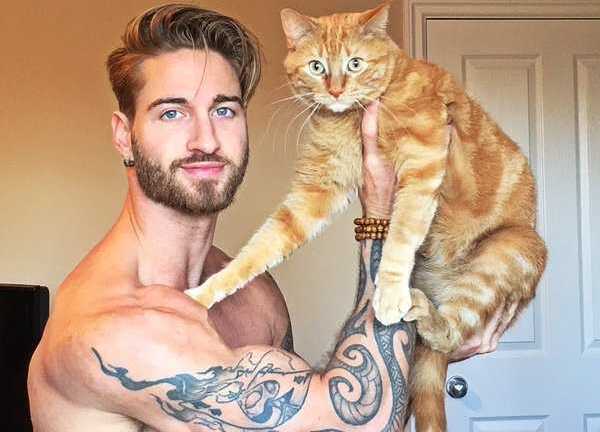 Clip trai đẹp tập thể dục cùng mèo cưng khiến chị em 'phát sốt'