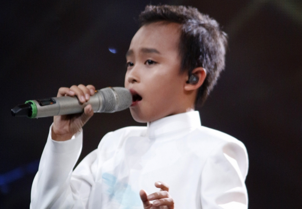 Hồ Văn Cường hát 'Còn thương rau đắng mọc sau hè' Chung kết Vietnam Idol Kids 2016