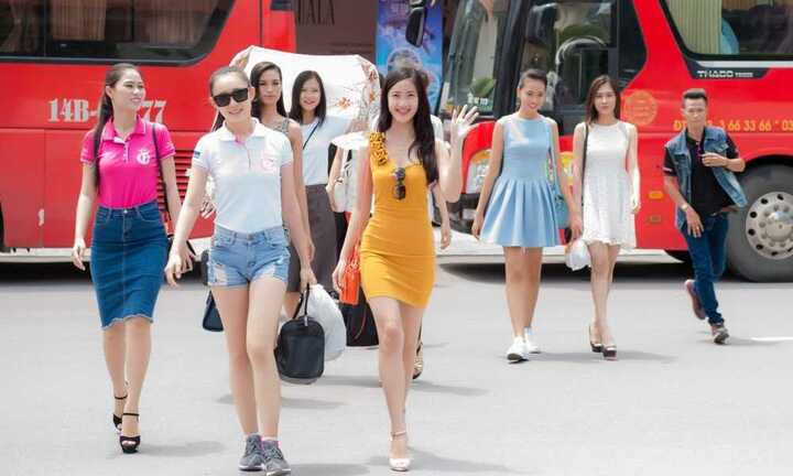 Thí sinh miền Nam đổ bộ ra Hạ Long dự chung khảo hoa hậu phía Bắc