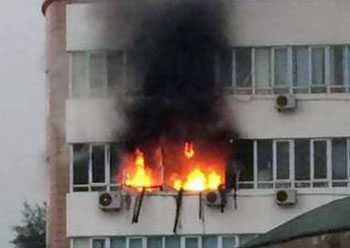 Phòng làm việc của Chủ tịch UBND quận bốc cháy