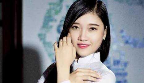 Hot girl Đại học Nguyễn Tất Thành xinh đẹp 'hút hồn' dân mạng