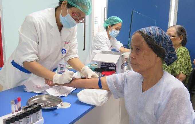 MEDLATEC xét nghiệm miễn phí cho người có công với Cách mạng