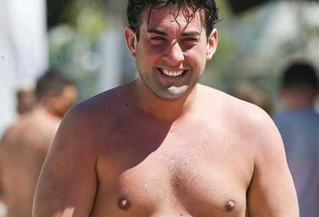 Đàn ông Anh đua nhau phẫu thuật... làm nhỏ ngực