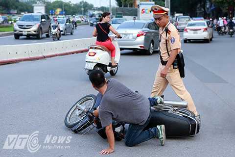 Khi CSGT luôn là ‘tội đồ’, người vi phạm luôn được bênh vực