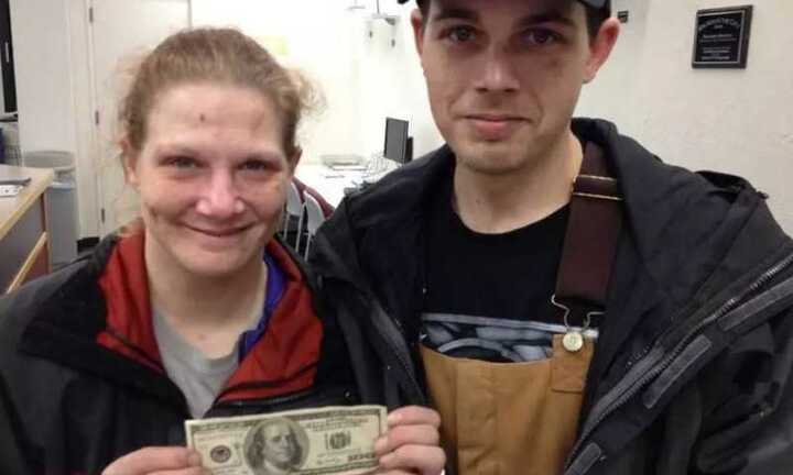 Người bí ẩn giấu hơn 1 tỷ đồng suốt 3 năm để tặng người dân